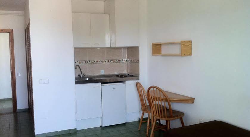 Coconut Apartments - Adults Only Магалуф Екстериор снимка